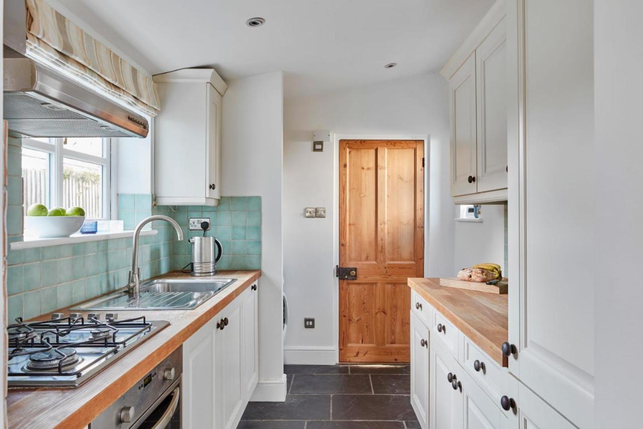 A Cool Coastal Retreat On Kingsdown Beach - The White House Villa Deal Kültér fotó