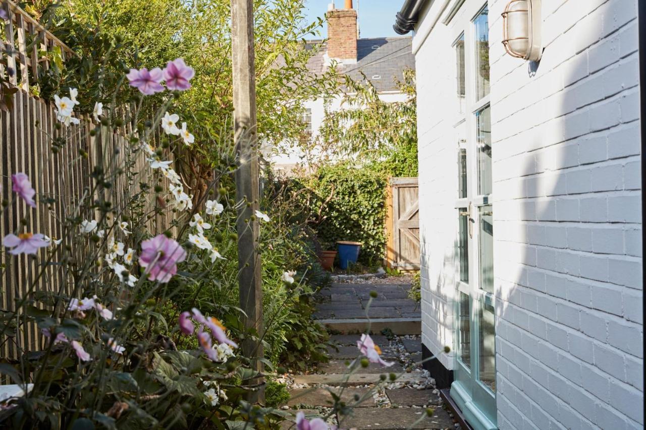 A Cool Coastal Retreat On Kingsdown Beach - The White House Villa Deal Kültér fotó
