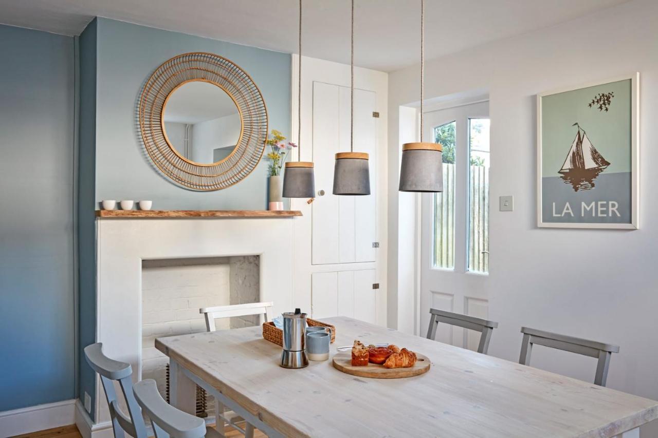 A Cool Coastal Retreat On Kingsdown Beach - The White House Villa Deal Kültér fotó